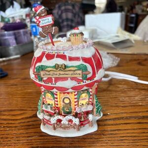 DEPT 56 NORTH POLE SERIES GRANDMAS BAKERY